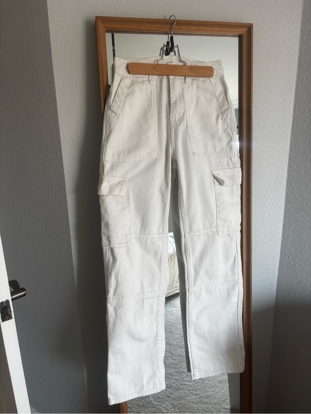 Women’s PacSun white cargo pant straight leg size 25